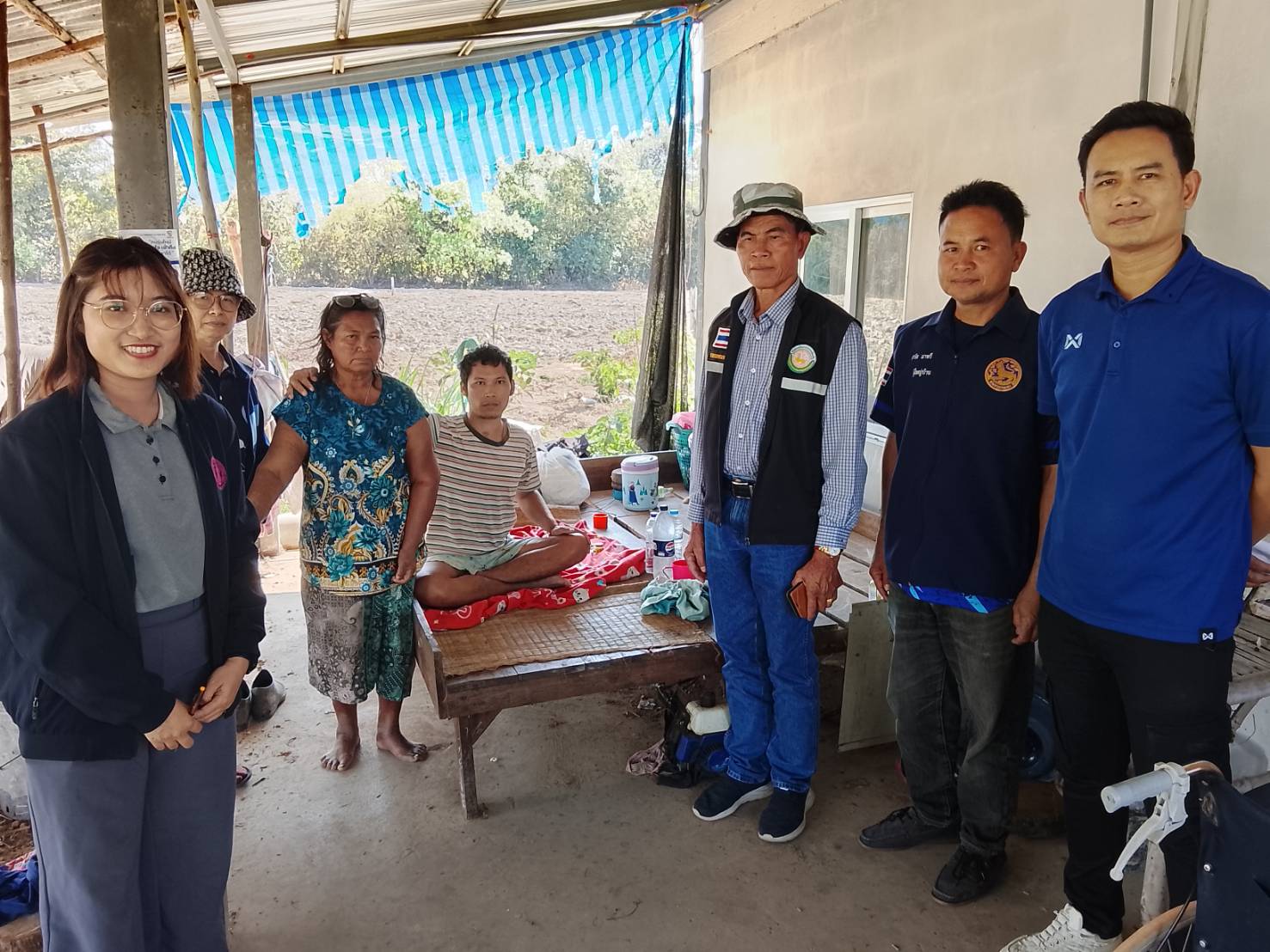 นายประสิทธิ์ บุญแก้ว นายกเทศมนตรีตำบลท่าช้างและงานพัฒนาชุมชน ร่วมกับสถาบันคุ้มครองและพัฒนาคนพิการบ้านอุบลฮักแพงจังหวัดอุบลราชธานี