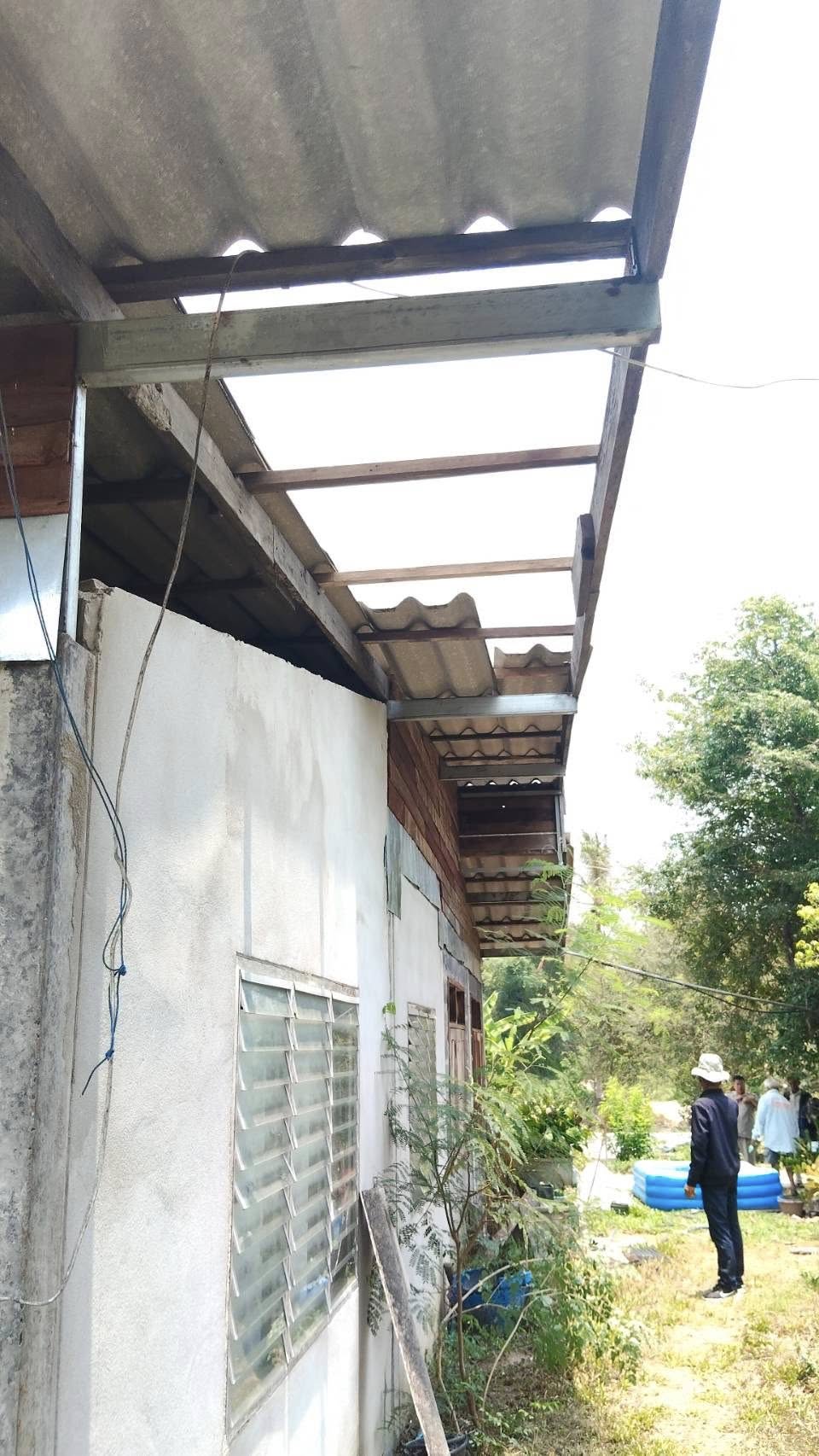 สำรวจความเสียหายบ้านเรือนประชาชนหลังเกิดวาตะภัย